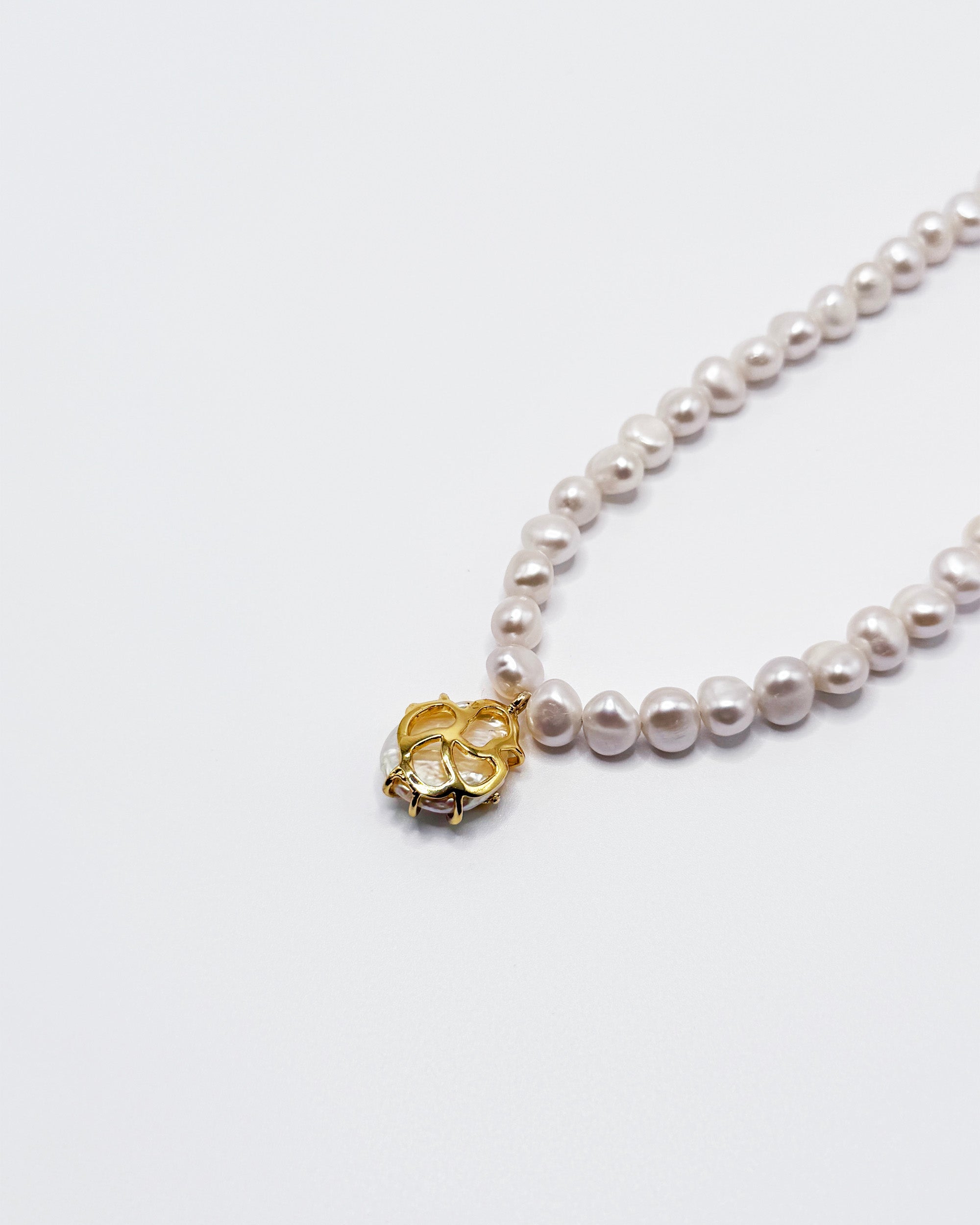 FORM//NECKLACE