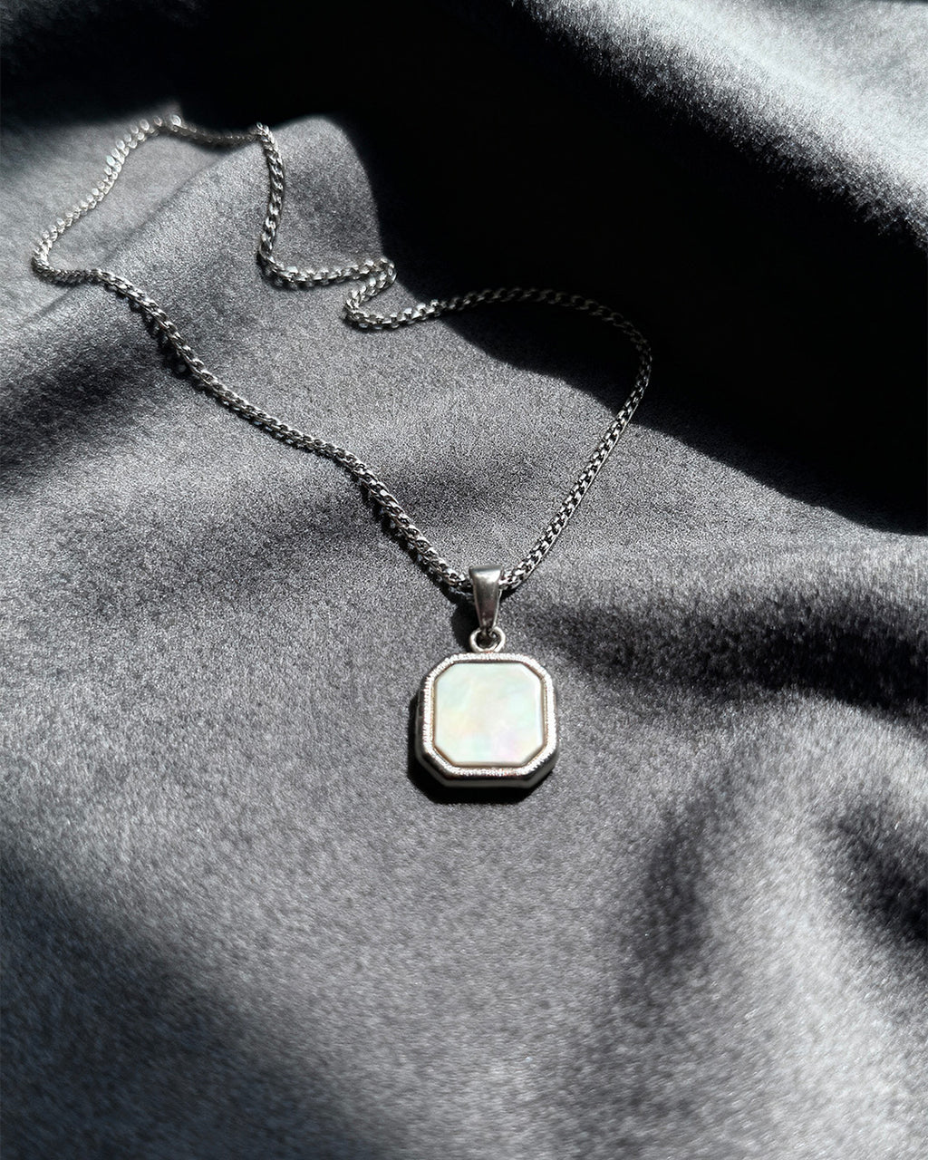 VOID//NECKLACE
