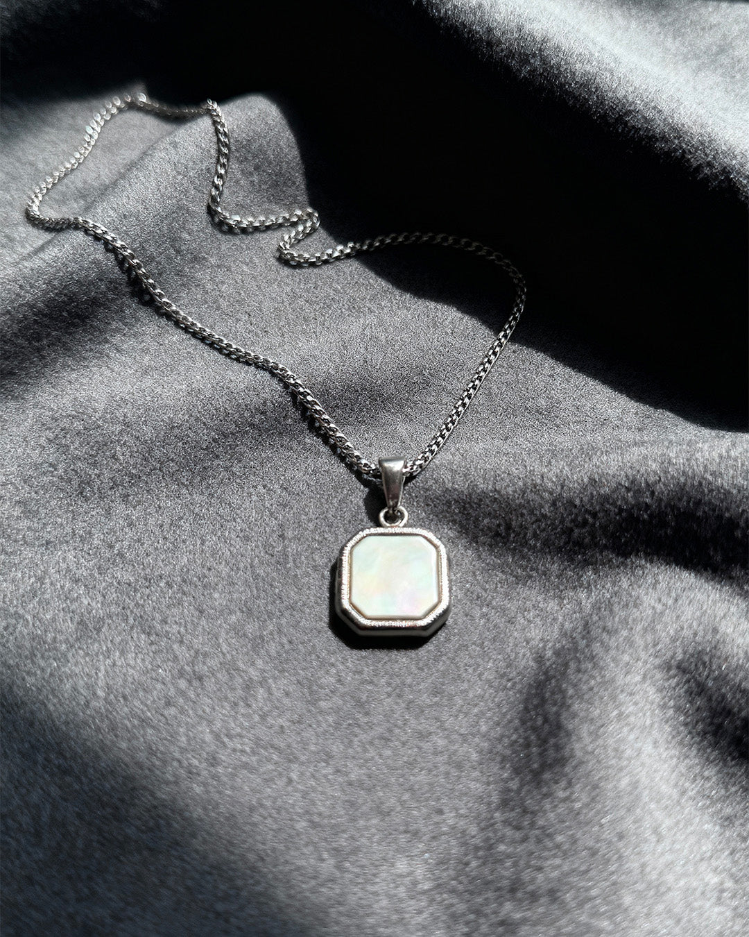 VOID//NECKLACE