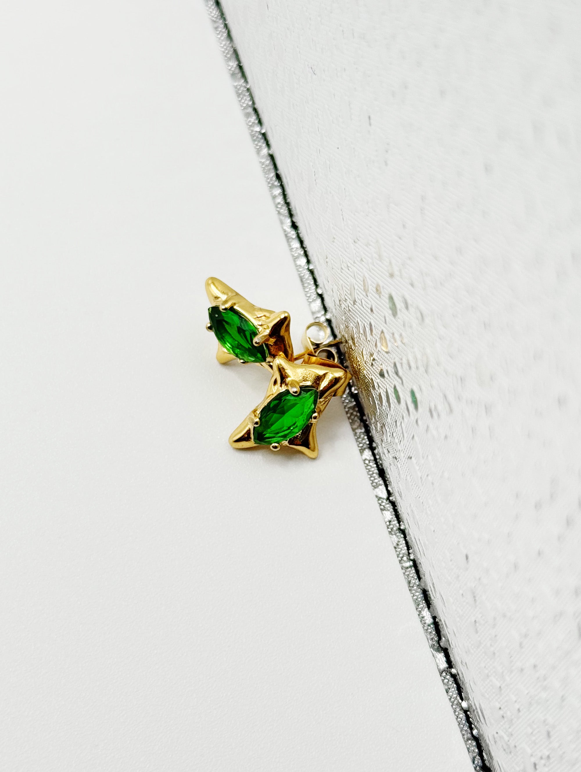 VEGA//EARRINGS